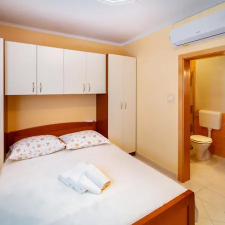 Kastell-5 By Interhome Lopar